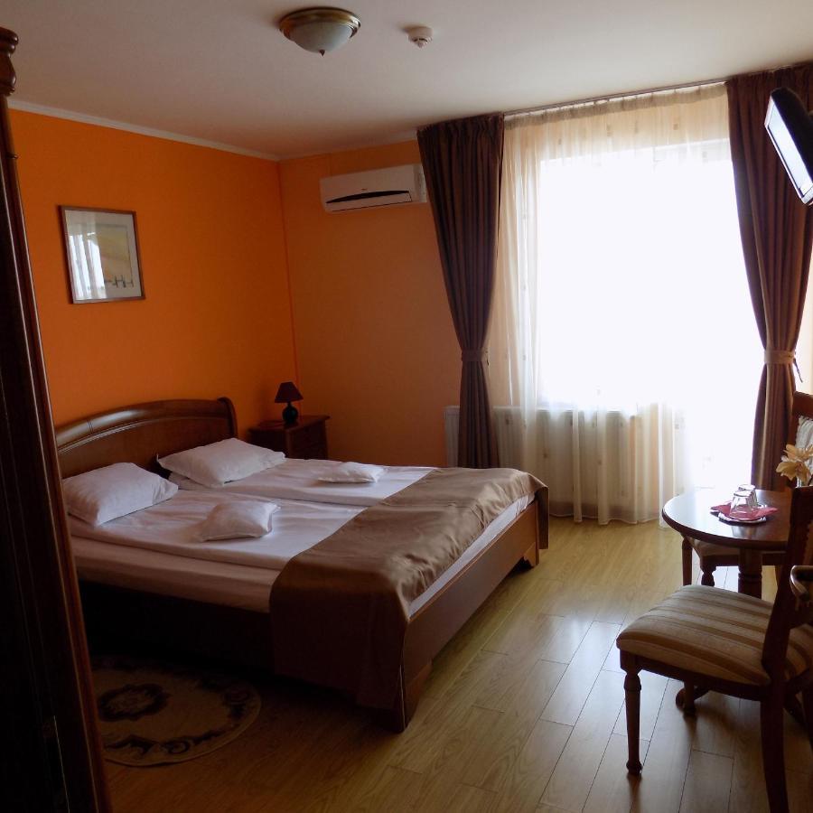 Hotel Casa Rad Sînmartin Zewnętrze zdjęcie